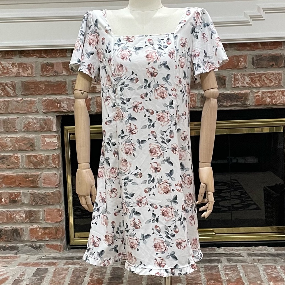 Romantic white floral knee-length sundress / S / Excellent condition